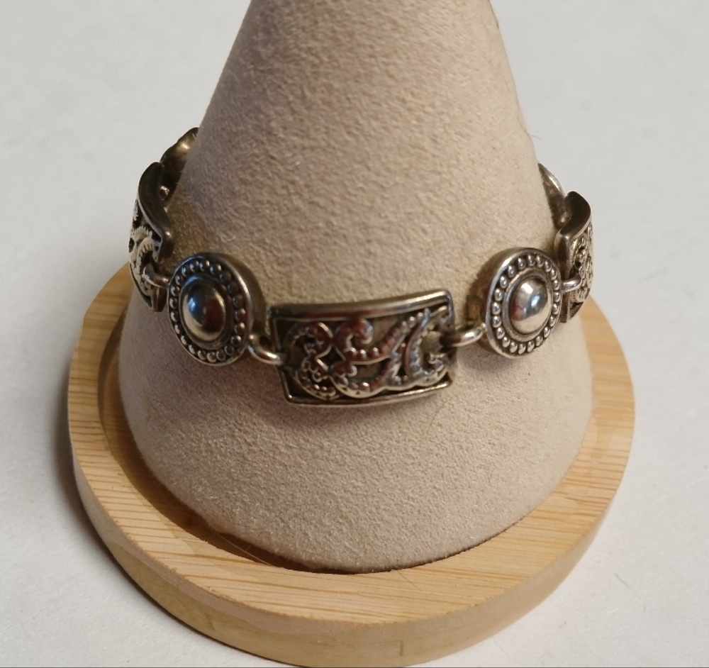 Vntg Premier Designs silver-tone scroll link toggle bracelet 7.5"